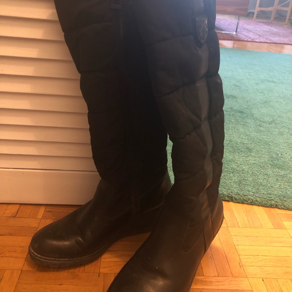Boot - Picture 2 of 2